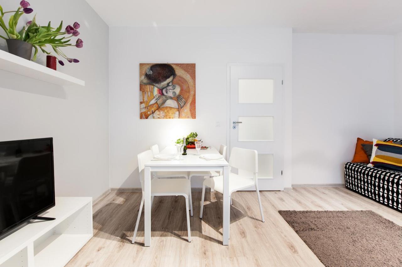 ワルシャワSuper Apart Dywizjonu 303 175/8アパートメント 部屋 写真